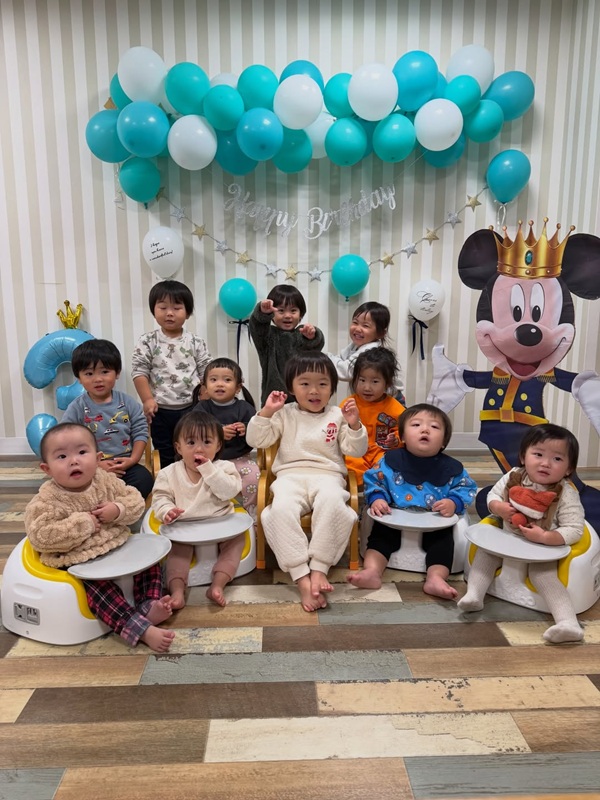 今日は誕生会とお別れ会の日でした