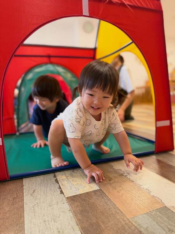 絵カード遊び&新しいトンネルも登場!楽しく遊びながら成長しています